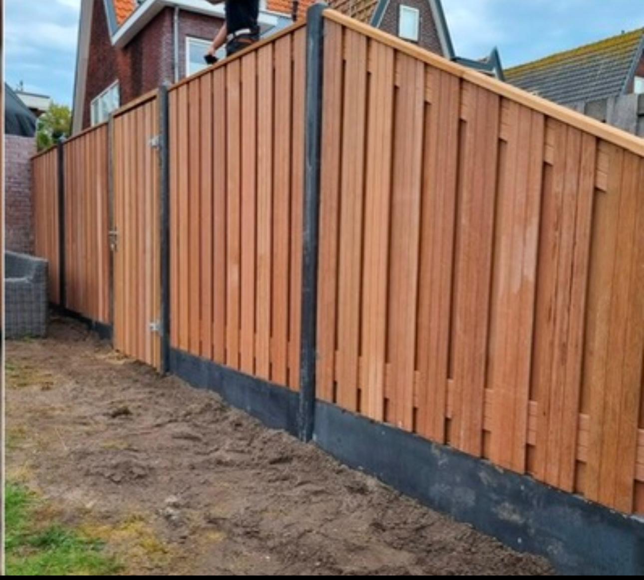 Hout schutting dichtbij